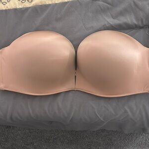 Victoria’s Secret strapless/convertible bra BNWT